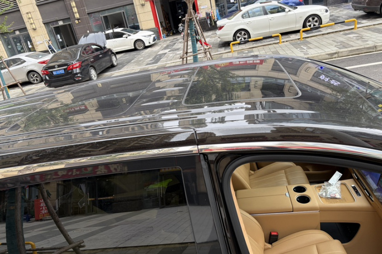 岚图汽车 岚图梦想家 2025款 PHEV 四驱旗舰鲲鹏版局部细节57