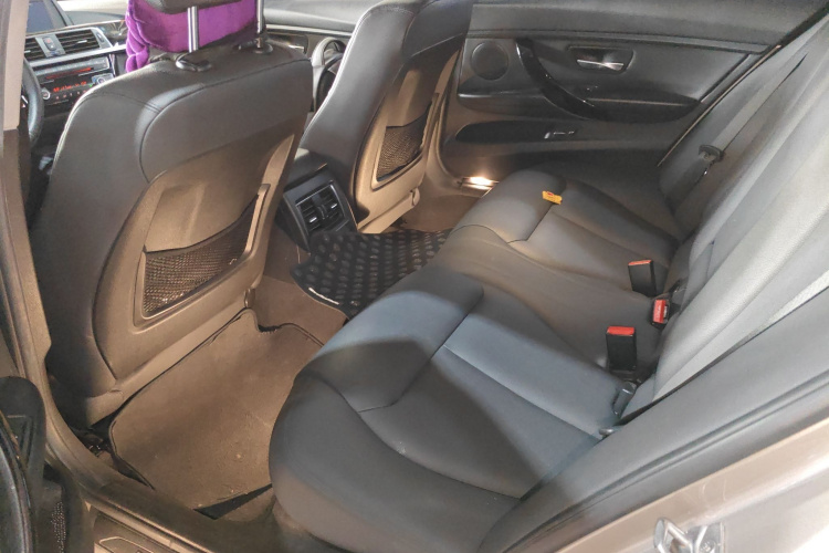 宝马3系 2016款 316Li 时尚型中控内饰21