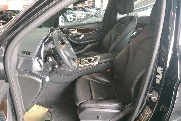 奔驰GLC 2019款 GLC 260 L 4MATIC 动感型中控内饰19