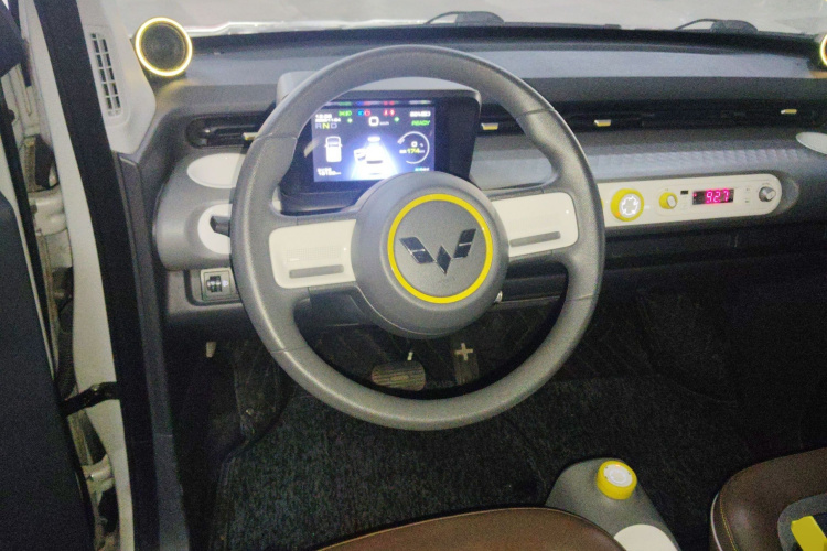 五菱汽车 宏光MINIEV 2022款 GAMEBOY 300km 玩咖款 磷酸铁锂中控内饰7002