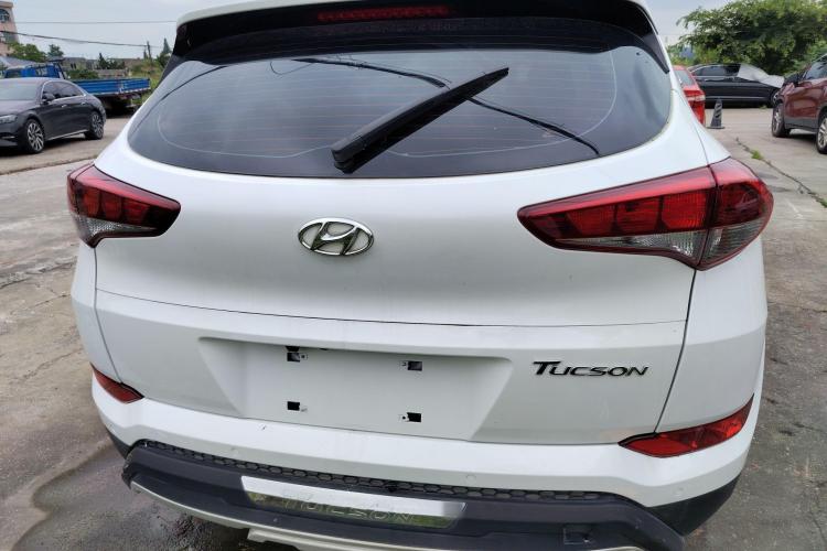 现代 途胜 2018款 1.6T 双离合两驱15周年特别版车身外观6