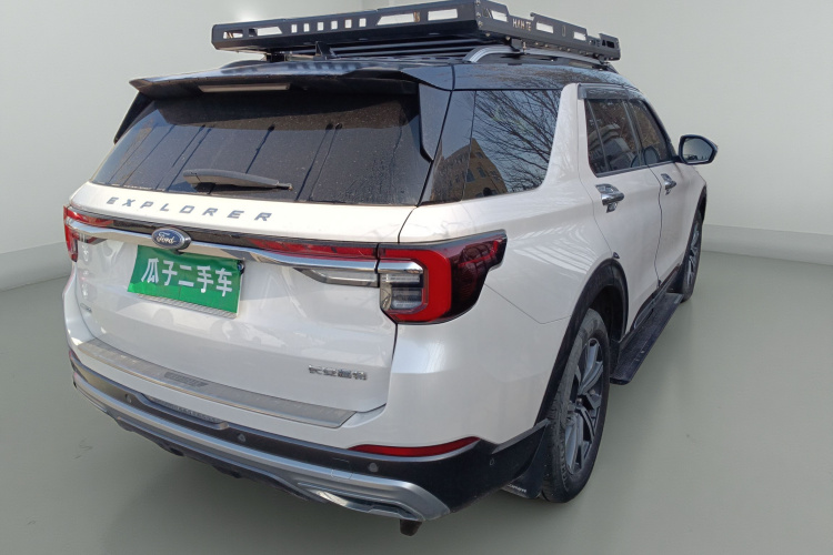 福特 探险者 2023款 EcoBoost 285 四驱钛金版 7座车身外观7