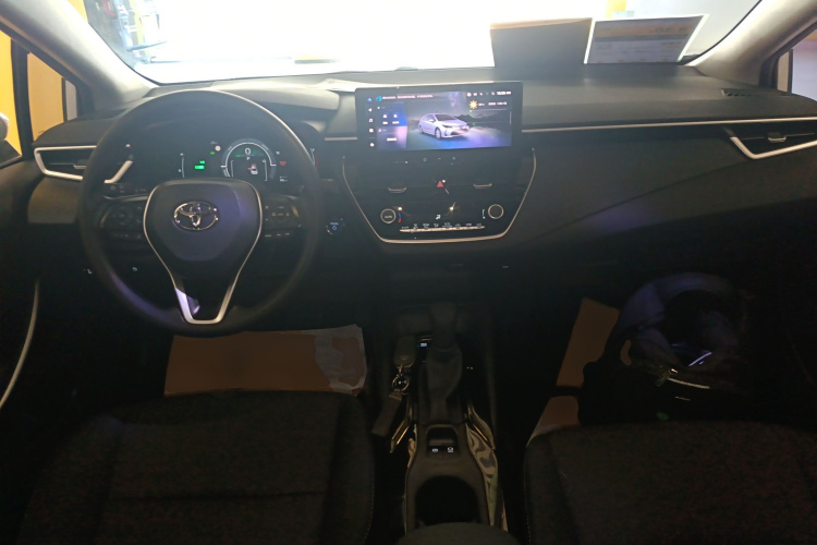 丰田 卡罗拉 2023款 1.8L 智能电混双擎 精英版中控内饰7002