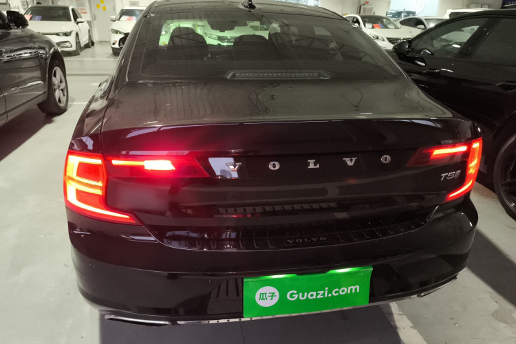 沃尔沃S90 2018款 T5 智尊版车身外观6