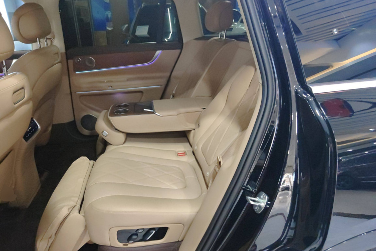 鸿蒙智行 问界M9 2024款 增程 Max版 42kWh 5座版中控内饰21