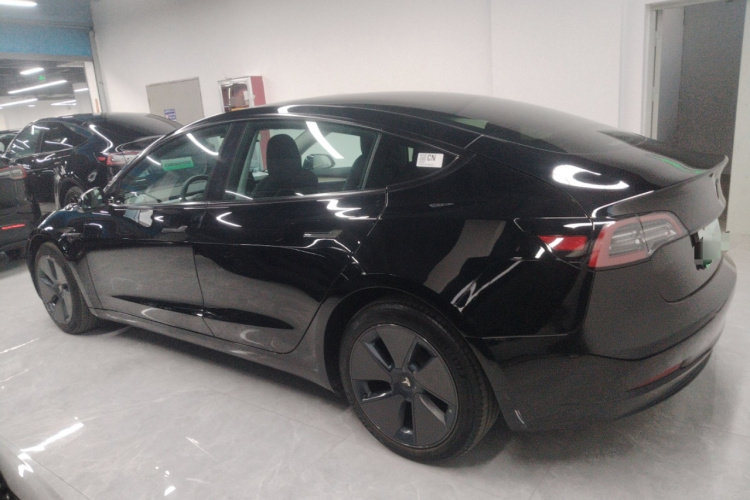 特斯拉 Model 3 2022款 后轮驱动版车身外观4