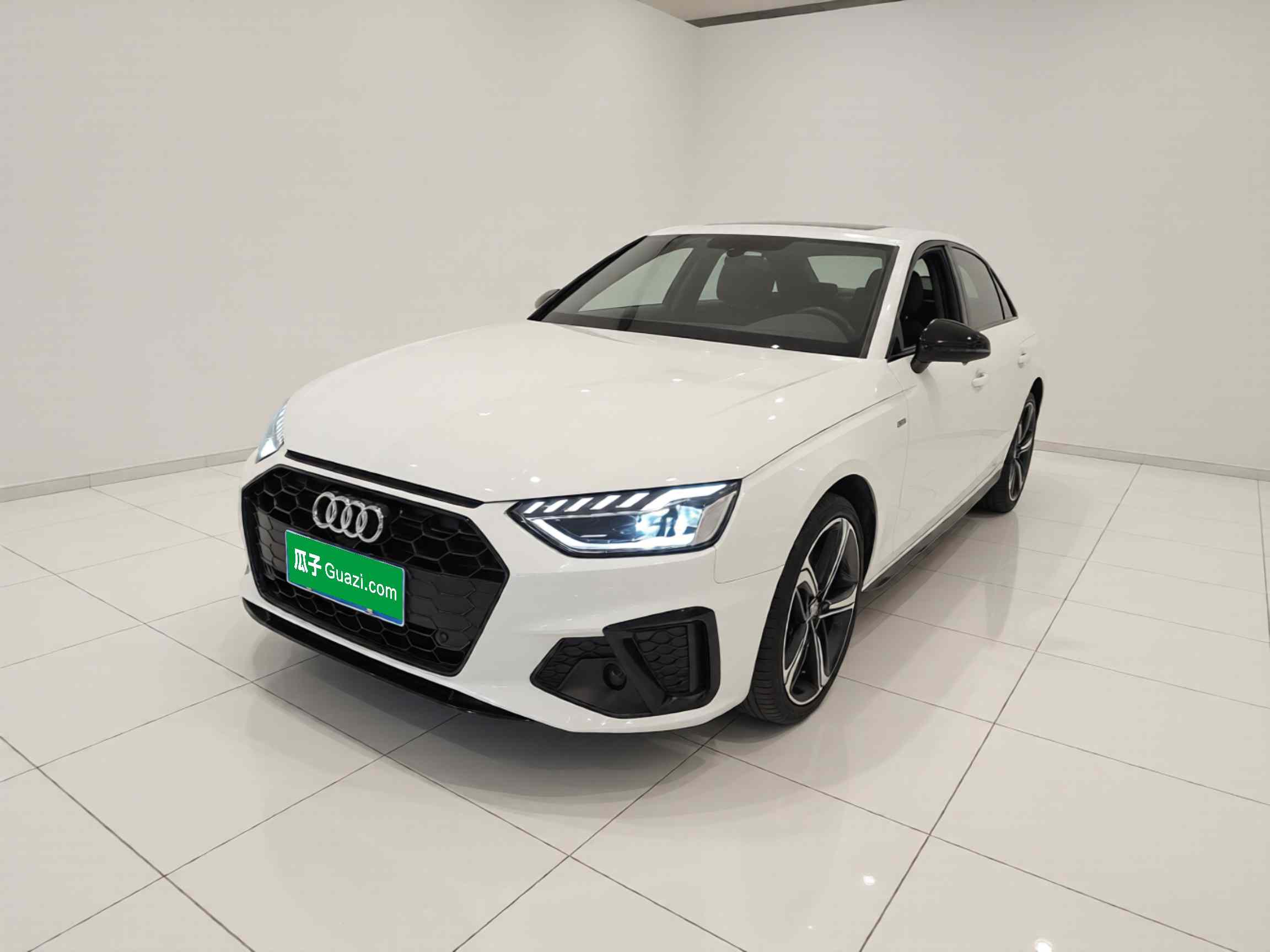 奥迪A4L 2024款 40 TFSI 豪华动感型(2)