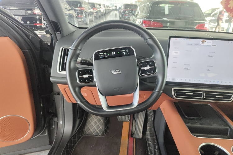 理想汽车 理想L8 2023款 Air中控内饰13