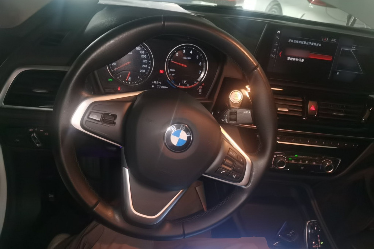 宝马1系 2021款 改款 120i M运动版中控内饰13