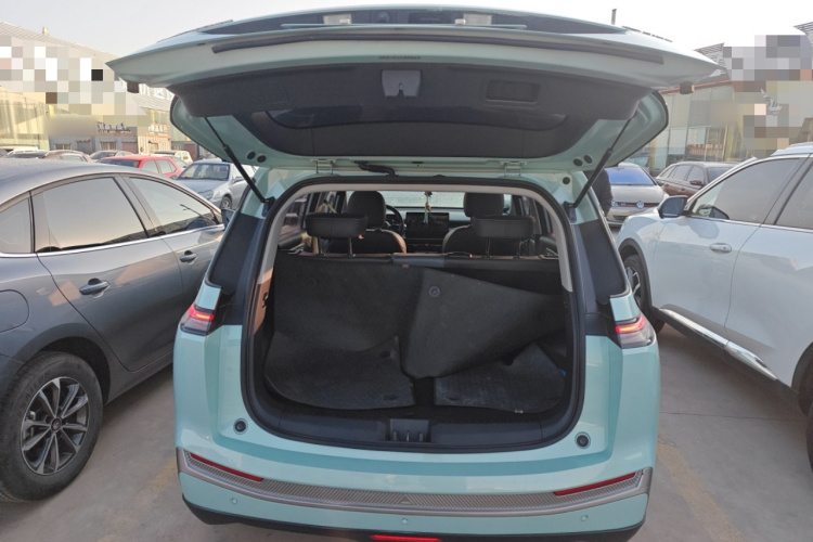 埃安 AION Y 2023款 Plus 510 智领版机舱底盘23