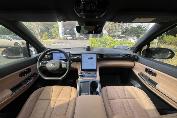 蔚来ES8 2022款 75kWh 六座版中控内饰7003