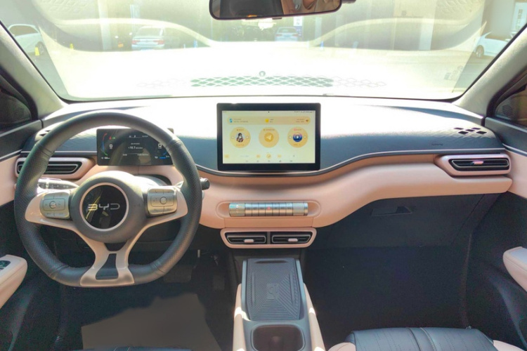 比亚迪 海鸥 2024款 荣耀版 305km 活力版中控内饰7002