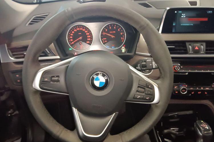 宝马X1新能源 2018款 xDrive25Le 豪华型中控内饰13