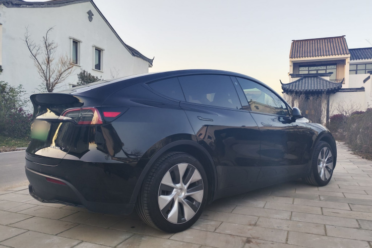 特斯拉 Model Y 2022款 改款 后轮驱动版车身外观6003