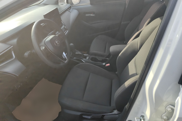 丰田 雷凌 2024款 智能电混双擎 1.8L 领先版中控内饰19