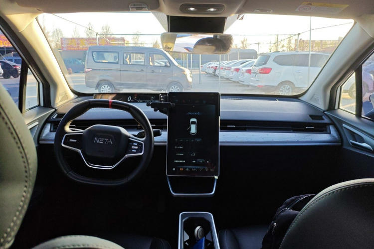 哪吒汽车 哪吒AYA 2023款 401 Lite中控内饰7002