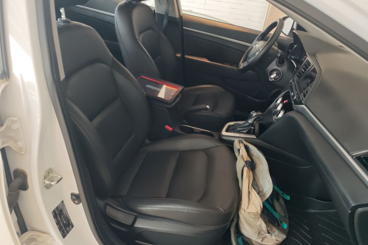 现代 领动 2019款 1.5L CVT智炫·精英型局部细节41