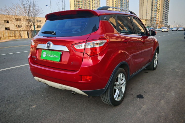 长安CS35 2016款 1.6L 自动豪华型 国IV车身外观6007