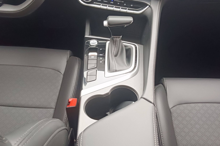 长安 逸动 2022款 PLUS 1.6L GDI CVT精英型中控内饰7004