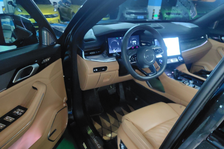 领克09 2024款 2.0T 四驱运动版 五座中控内饰7003