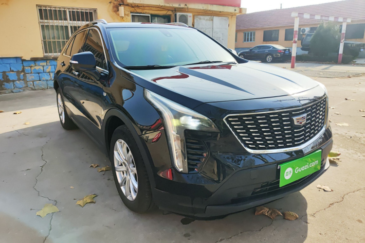 凯迪拉克XT4 2022款 28T 两驱风尚型车身外观3