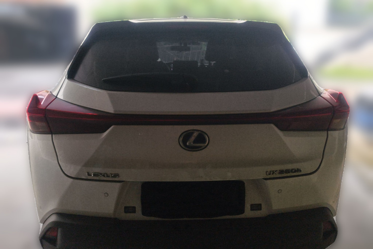 雷克萨斯UX 2020款 260h 探·酷版车身外观6