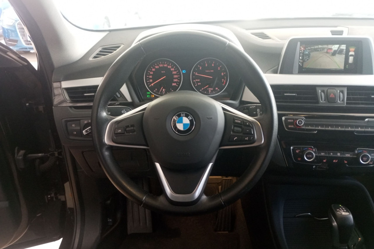 宝马X1 2016款 sDrive18Li 尊享型中控内饰13