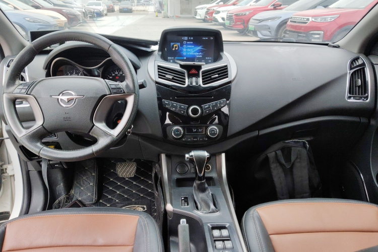 海马S5 2015款 1.5T CVT豪华型中控内饰12