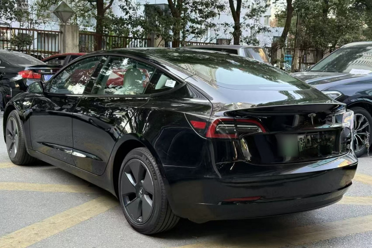 特斯拉 Model 3 2022款 后轮驱动版车身外观6008