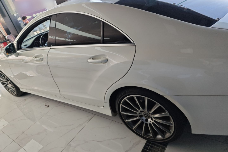 奔驰CLS 2016款 CLS 260 逸彩版车身外观4