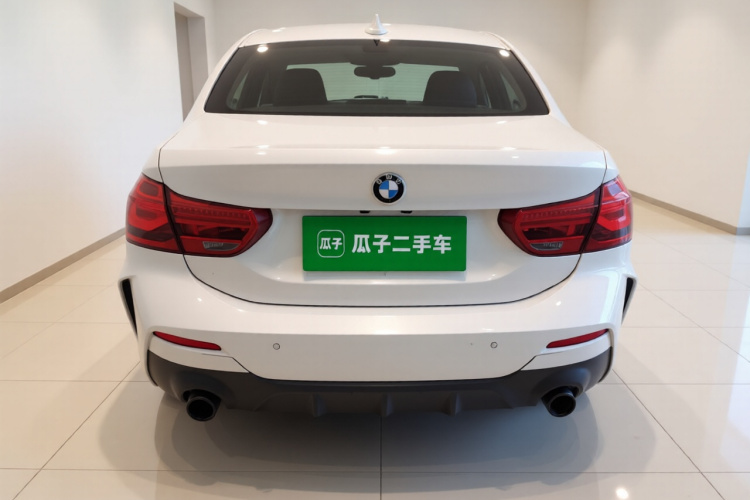 宝马1系 2022款 120i M运动曜夜版车身外观6