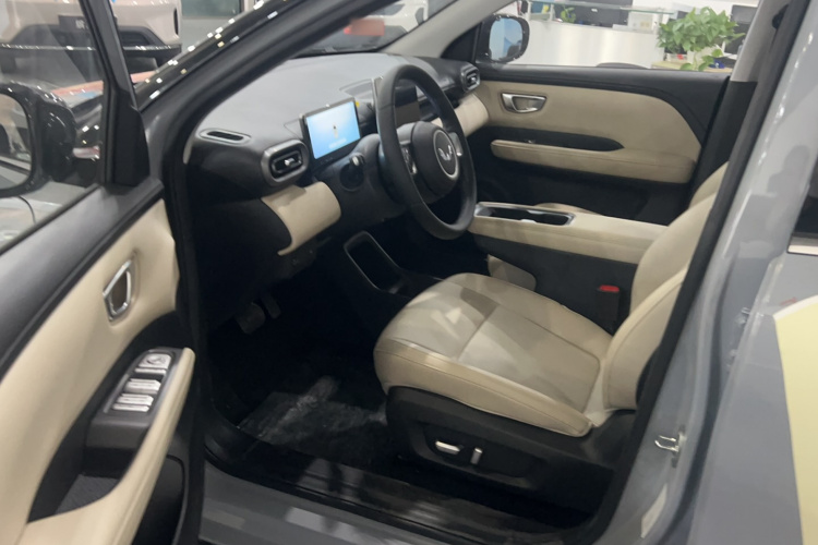 五菱汽车 五菱缤果PLUS 2024款 401km 五座版中控内饰7002