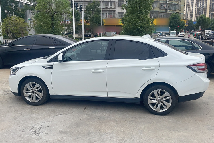 纳智捷 锐3 2016款 1.6L CVT尊享型天窗版车身外观6005