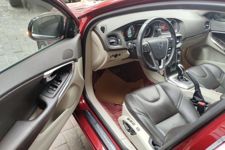 沃尔沃V40 2015款 1.6T 智雅版中控内饰20