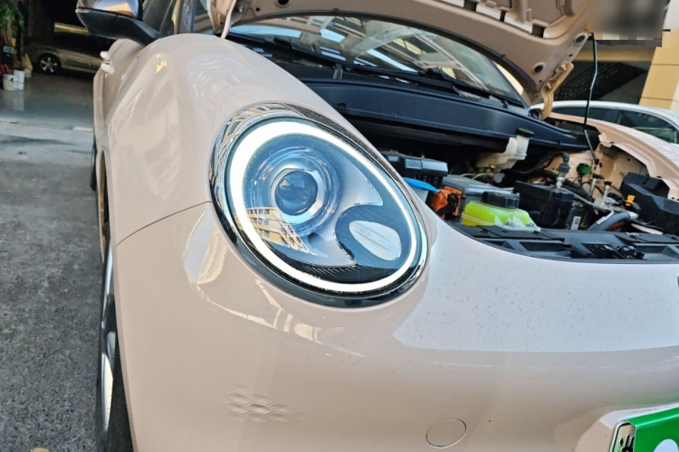 欧拉好猫 2022款 莫兰迪版 400km标准续航 尊贵型 磷酸铁锂车身外观8