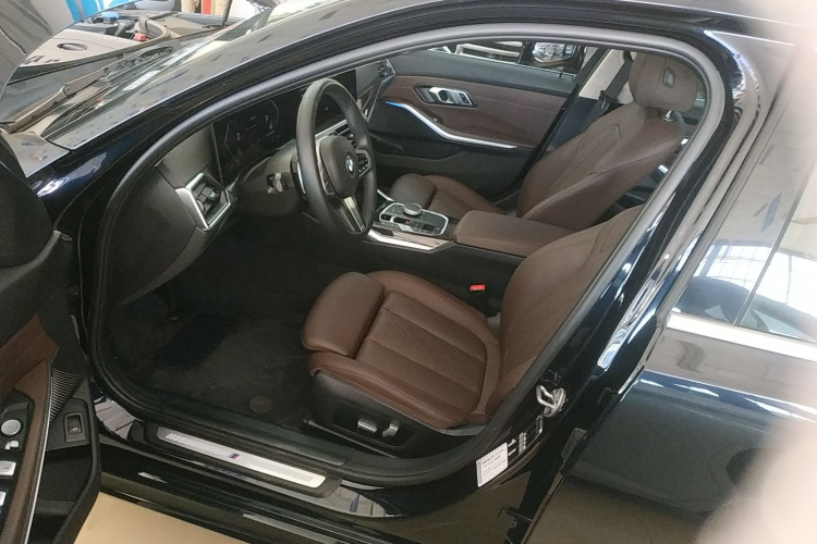 宝马3系 2023款 325Li M运动套装中控内饰20