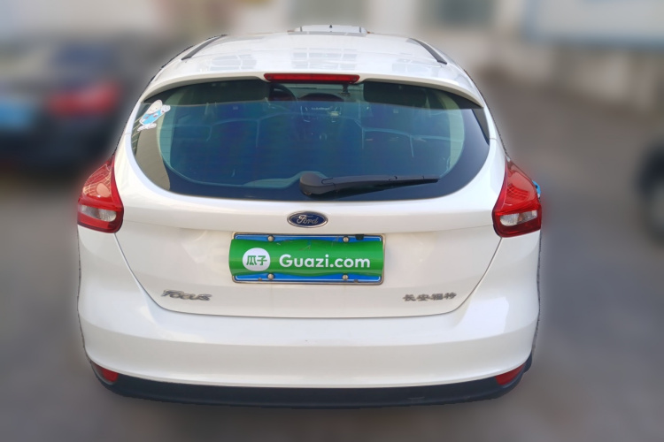 福特 福克斯 2015款 两厢 1.6L 自动舒适型车身外观6