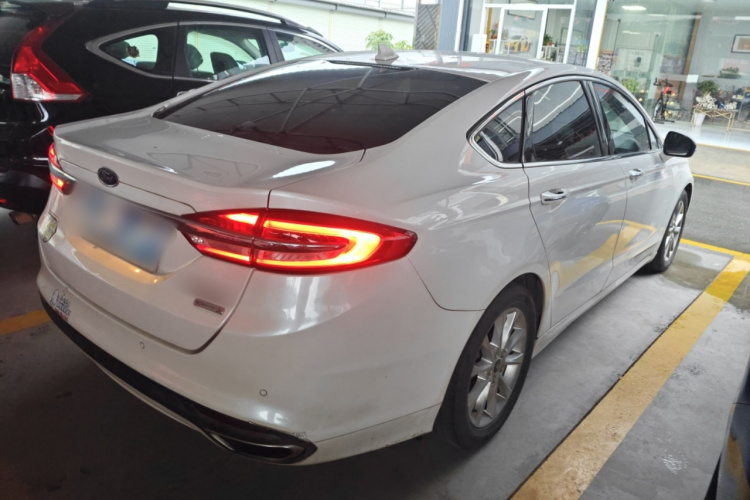 福特 蒙迪欧 2017款 EcoBoost 200 时尚型车身外观7