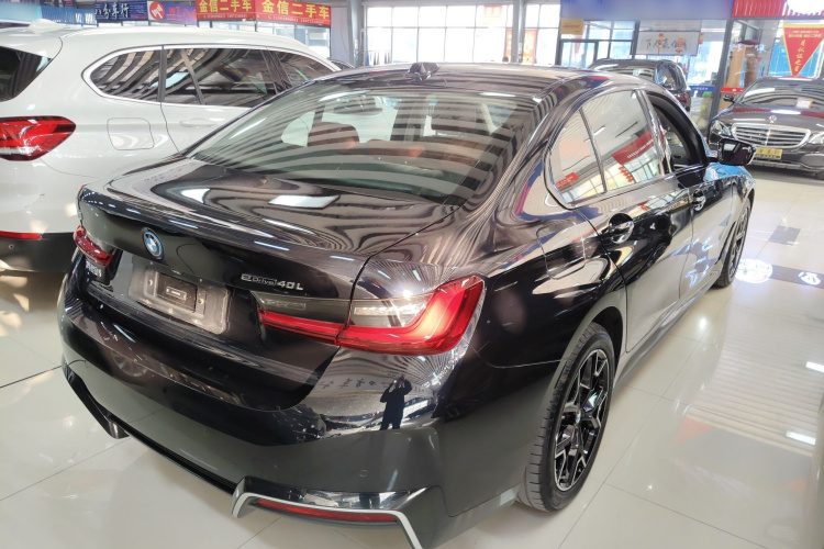 宝马i3 2025款 eDrive 40 L 曜夜套装车身外观7