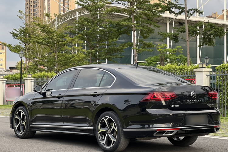 大众 迈腾 2023款 200万辆纪念版 330TSI DSG豪华型车身外观6003