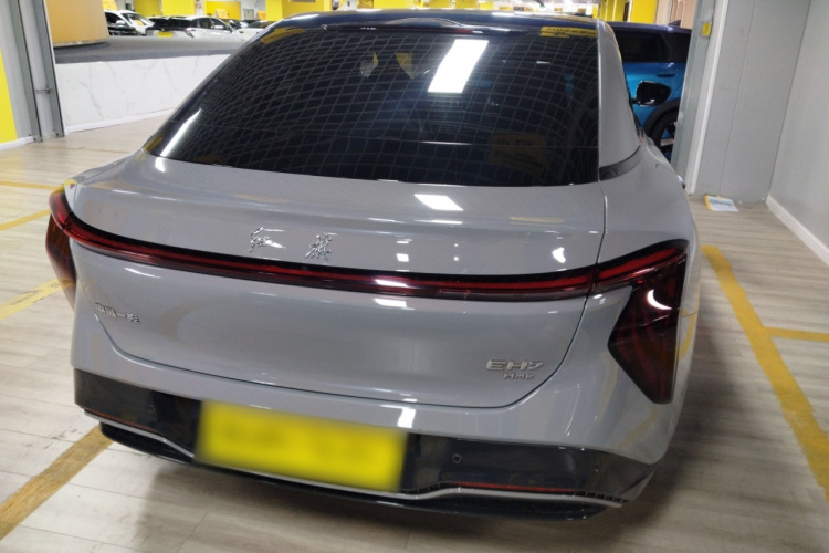 红旗EH7 2024款 760 Pro+ 四驱荣耀版车身外观6