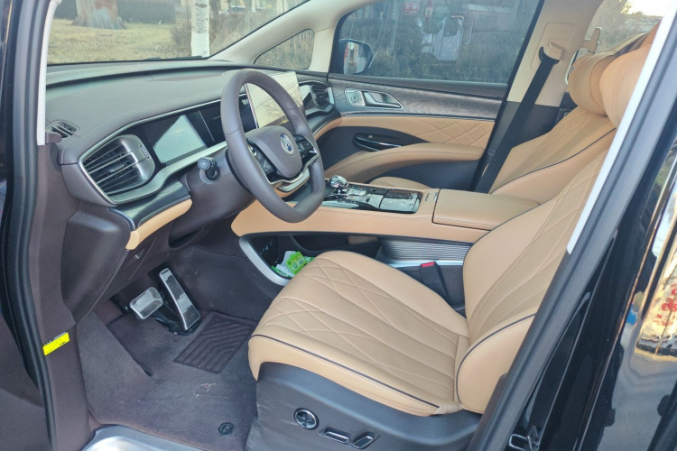 腾势D9 2024款 DM-i 1050 尊享型中控内饰7002