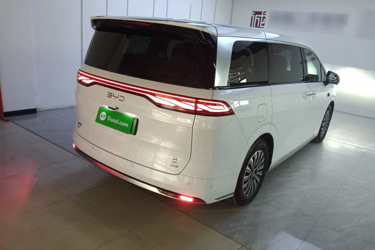 比亚迪 夏 2025款 DM-i 1.5T 180km 超越型车身外观6005