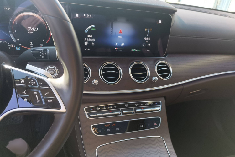 奔驰E级 2023款 E 300 L 尊贵型局部细节18