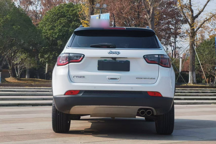 Jeep 指南者 2020款 220T 自动精英版车身外观6008