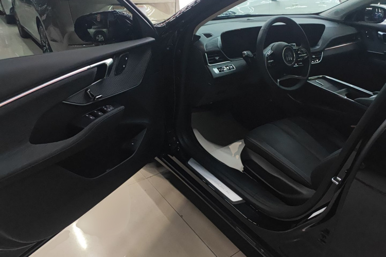 别克 君越 2025款 28T 白金版中控内饰7003