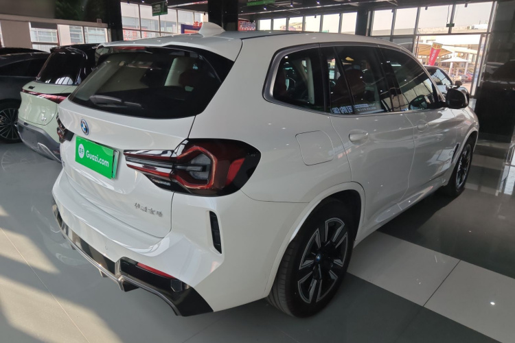 宝马iX3 2022款 改款 领先型车身外观6005