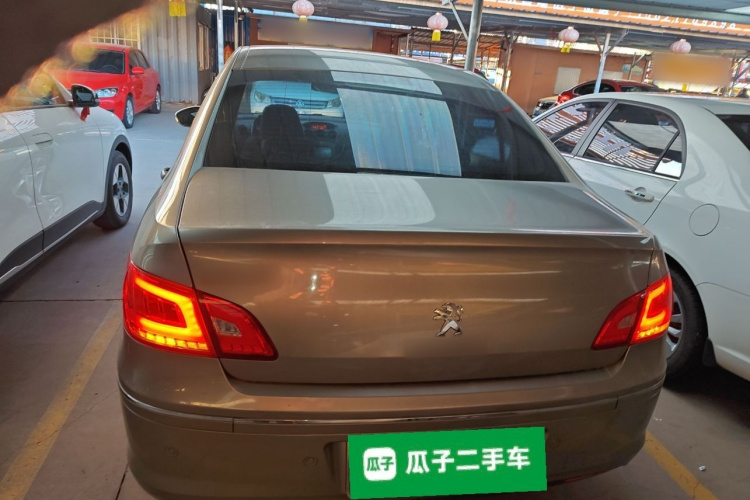 标致408 2013款 2.0L 手动舒适版车身外观6