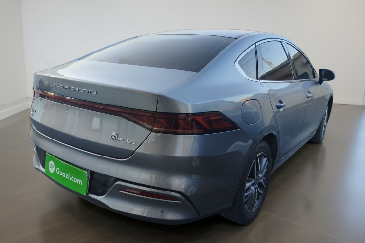 比亚迪 秦PLUS 2023款  冠军版 DM-i 120KM超越型车身外观7