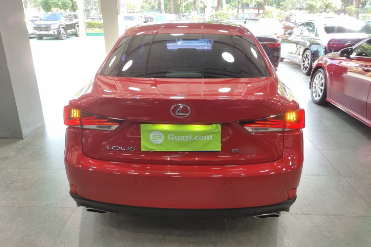 雷克萨斯IS 2017款 300 F SPORT版车身外观6